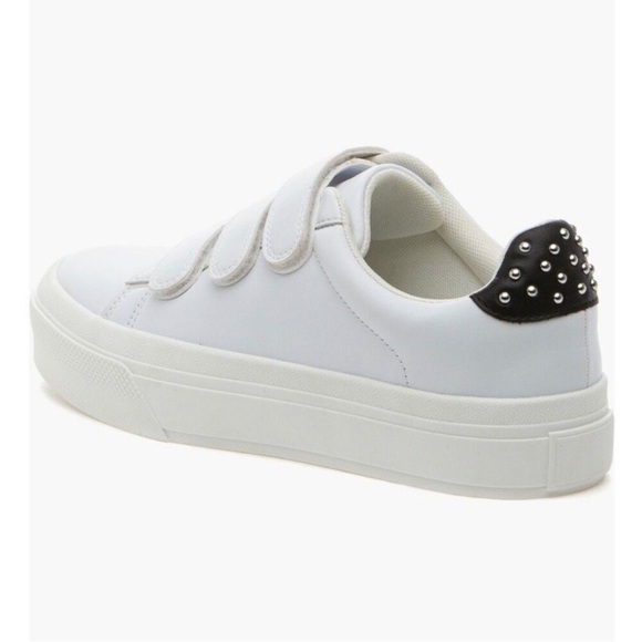J/Slides | Gerri Studded Platform Sneakers - Picture 2 of 9
